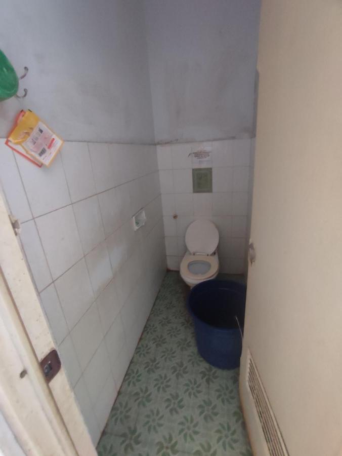 Oyo 90865 Hotel Kusuma Purwakarta Karawang Exteriör bild